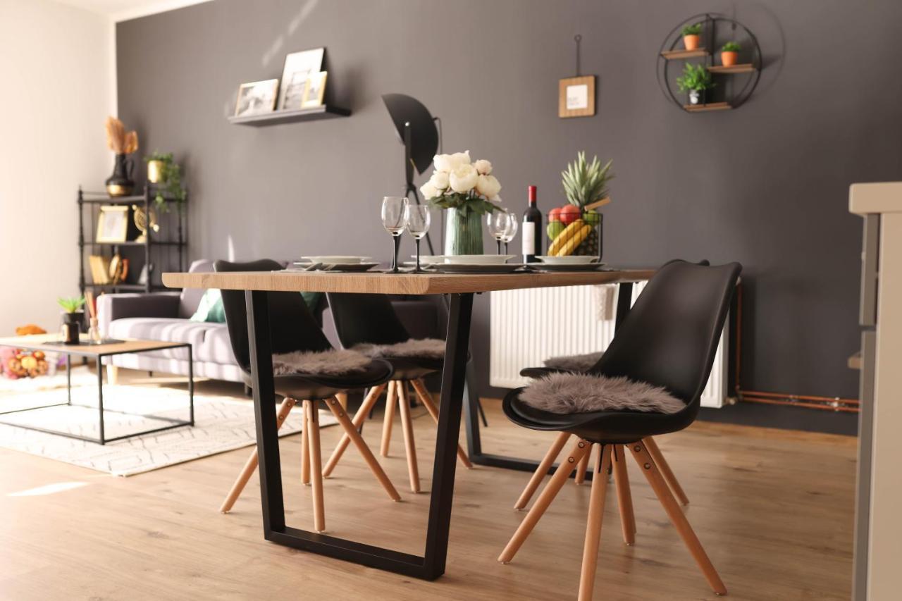 Apartman Hana Licki Osik Eksteriør billede